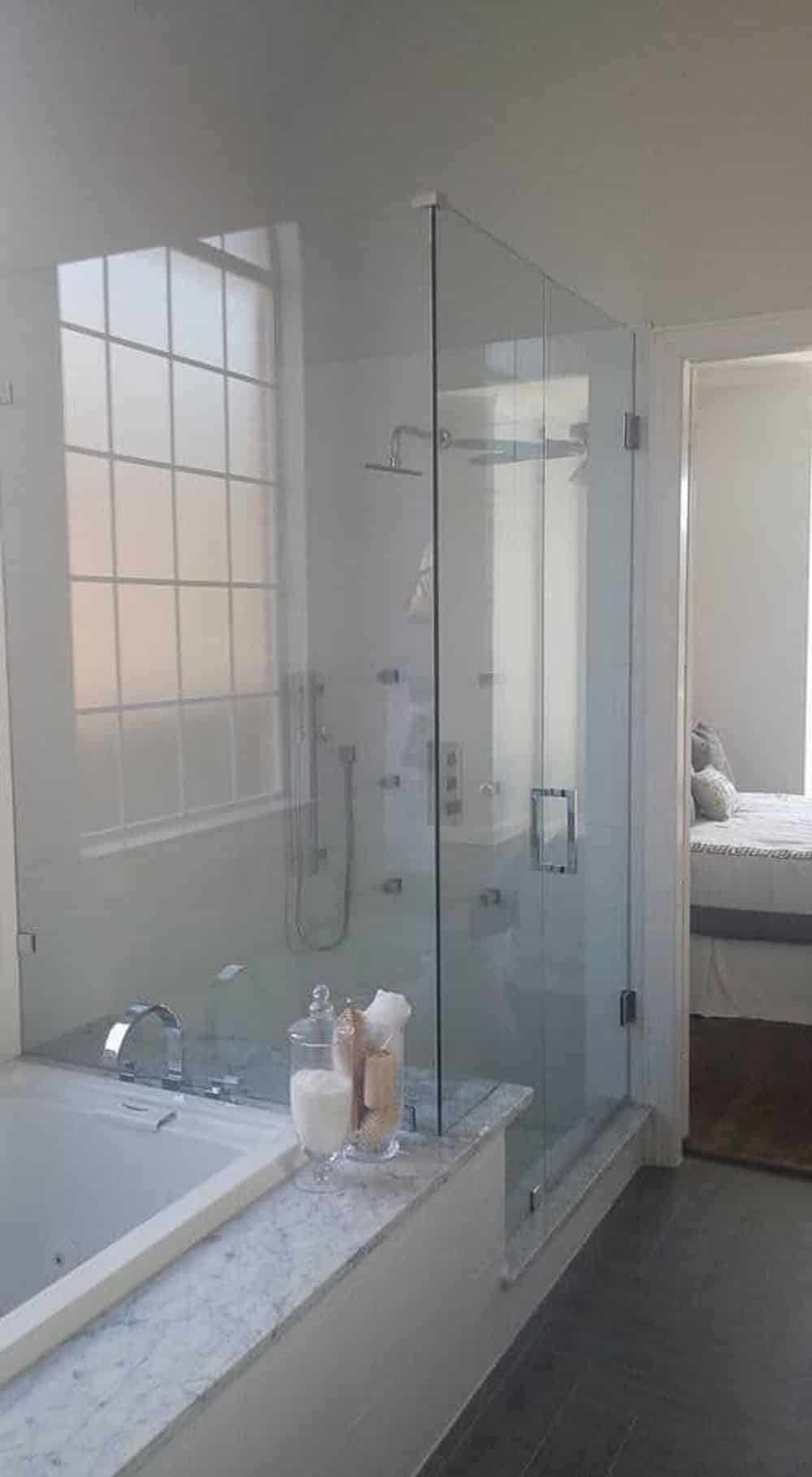 Frameless Shower Doors image
